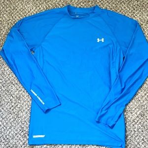 Men’s Underarmor golf shirt.